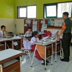 BABINSA KELURAHAN BARENG KAWAL PENDISTRIBUSIAN MBG
