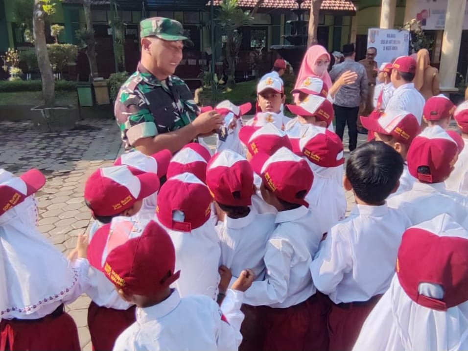 Babinsa Buring Bina Karakter Budi Pekerti Sisa Sekolah Dasar Buring