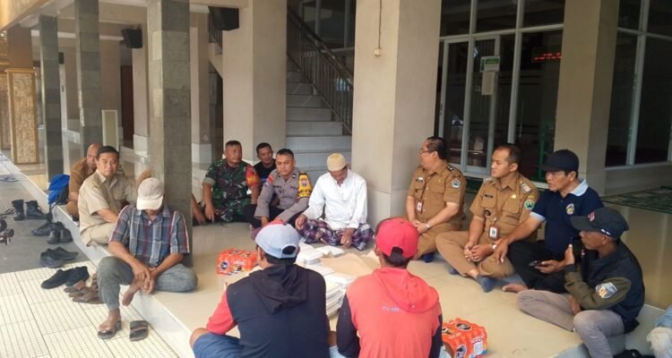 Perkuat Sinergi Babinsa Pandanwangi Komsos bersama Muspika