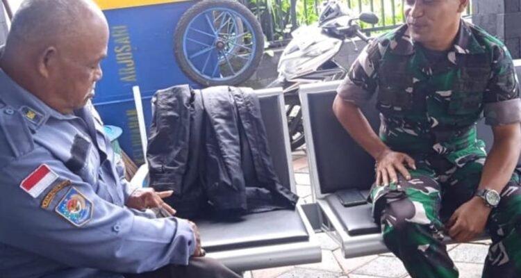 Perkuat Sinergi, Babinsa dan Linmas Arjosari Diskusikan Stabilitas Keamanan Wilayah