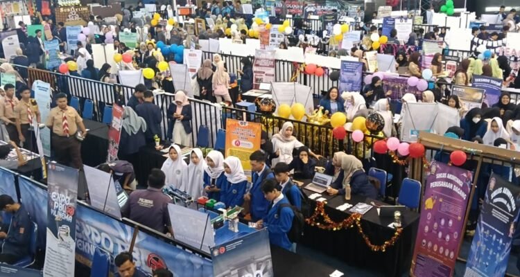 Pamerkan 200 Inovasi Mahasiswa Polinema di PBL Expo 2025, Ribuan Pelajar Padati Graha Polinema