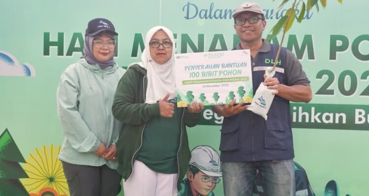 Peringati Hari Menanam Pohon Indonesia, Perum Jasa Tirta I Bagikan 550 Bibit di CFD Ijen