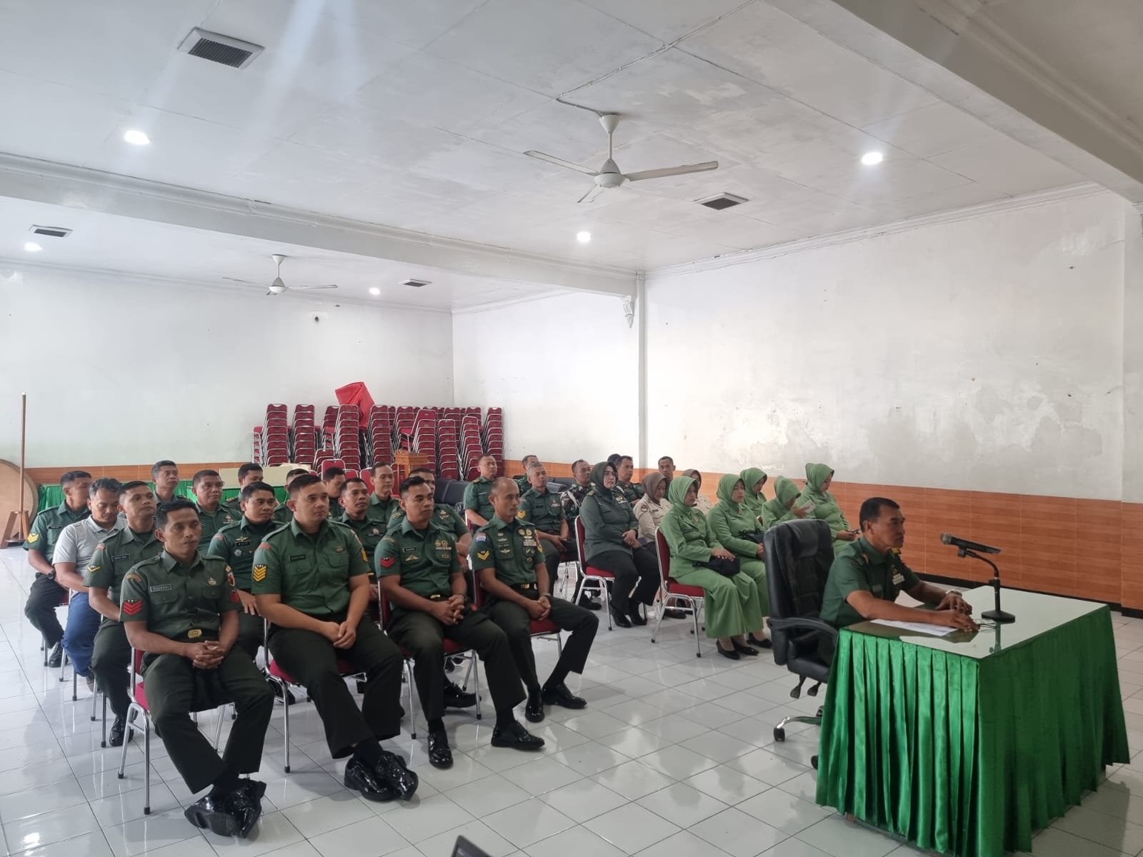 Kodim 0833 Tingkatkan Pembinaan Mental Prajurit Melalui Talk Show Bintal Ideologi