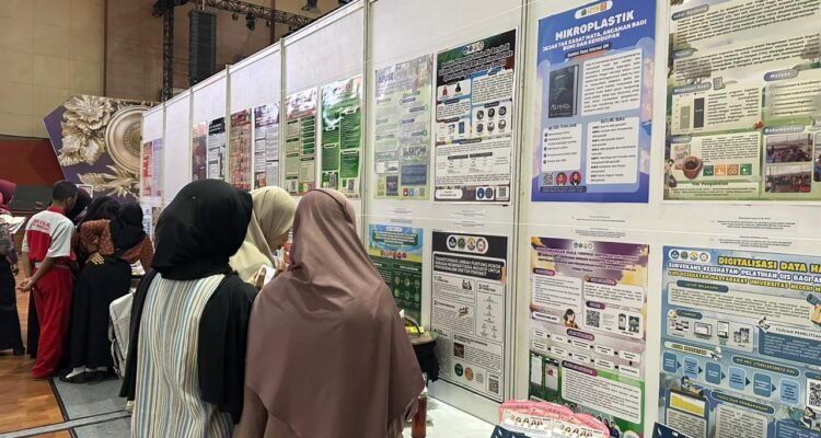 Keren! Inovasi UM Tampilkan Karya Unik Gen Z Cards dan VoiceLib di Pameran Hasil Penelitian 2025