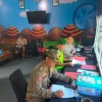 Babinsa Kedungkandang Siaga di Pos Pam Nataru, Jamin Keamanan dan Kenyamanan Warga