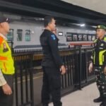 Monitoring Keamanan Jelang Nataru, Babinsa Klojen Perketat Pengawasan Stasiun Kereta Api
