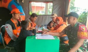 Babinsa Koramil Blimbing dukung kesiapsiagaan di Posko Siaga Bencana Babinsa Koramil Blimbing dukung kesiapsiagaan di Posko Siaga Bencana