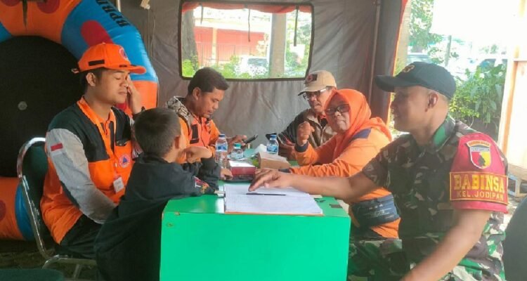 Babinsa Koramil Blimbing dukung kesiapsiagaan di Posko Siaga Bencana