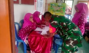 Babinsa Sukun Babinsa Sukun Aktif Dukung Layanan Kesehatan Balita di Kelurahan Ciptomulyo