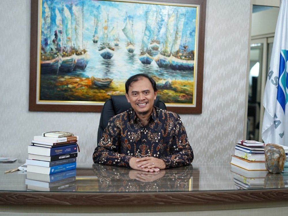 Dirut Perum Jasa Tirta I Fahmi Hidayat Dianugerahi Top Young CEO 2025 Versi Infobank Media Group
