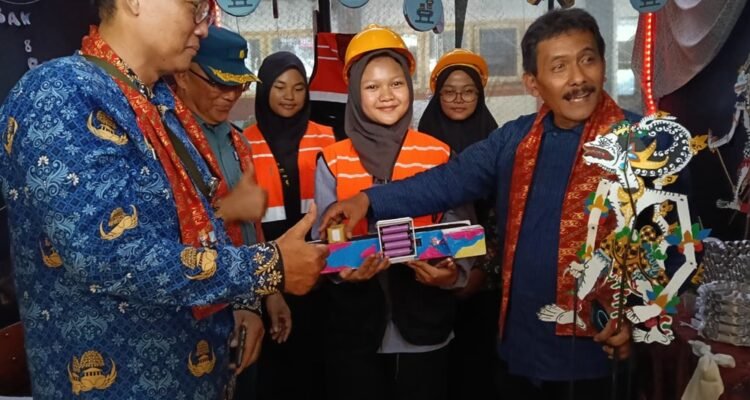 Gelar Karya Pembelajaran SMKN 4 Malang Tampilkan 36 Stan Karya Siswa Berbasis Standar Industri