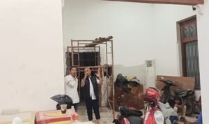 Kadishub bersama.ketua Komusi C DPRD Kota Malang saat meninjau pembangunan koridor parkir Kayutangan Dishub Kebut Pembangunan Sentra Parkir Kayutangan Heritage, Target Rampung Pertengahan Desember 2025