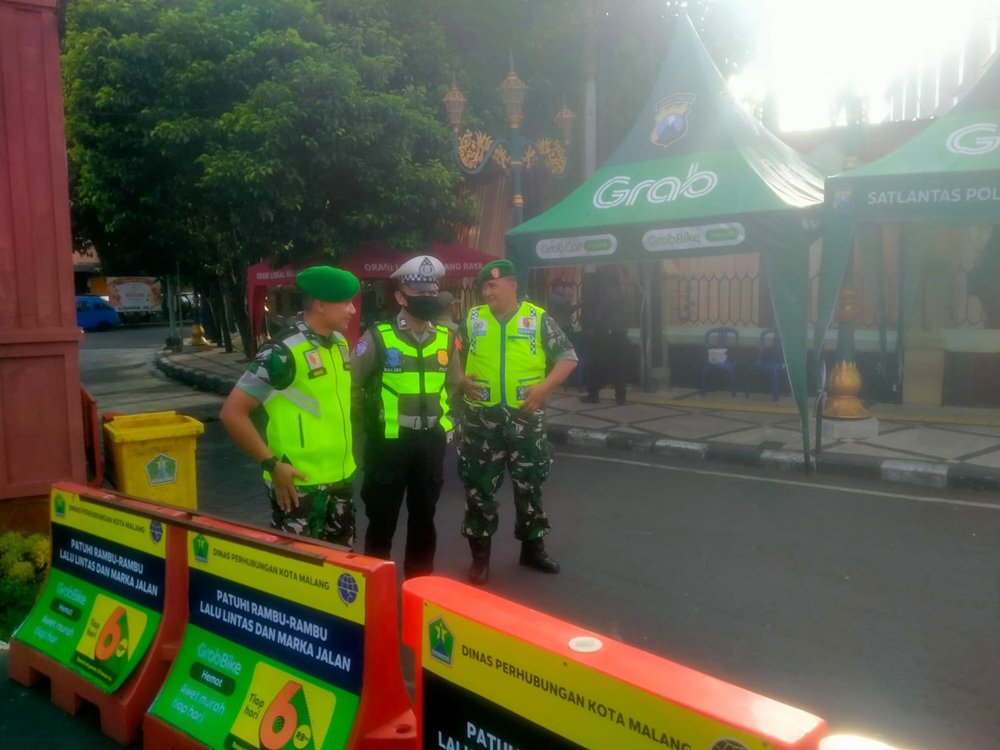 Kodim 0833 Turut Aktif dalam Pos Pelayanan Pengamanan Natal dan Tahun Baru 2026 di Kota Malang