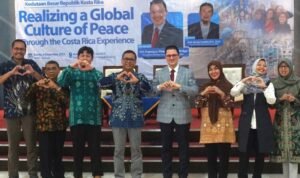 Kuliah Tamu FISIP UMM Kuliah Tamu FISIP UMM Bersama Kedubes Kosta Rika, Kaji Perdamaian Global
