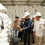 Gelar Sidak Jelang Nataru, Wali Kota Wahyu Hidayat Pastikan Stok Pangan dan BBM Kota Malang Aman