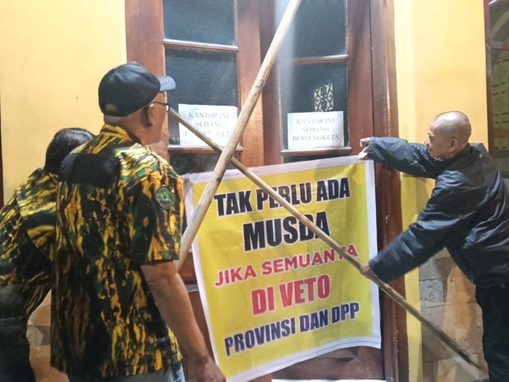 Kantor DPD Golkar Kota Malang Disegel Kadernya Tuntut Musdalub: Ada Rekayasa