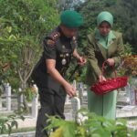 Ziarah Rombongan Hari Juang TNI AD 2025, Dandim 0833 Tunjukkan Penghormatan pada Para Pahlawan