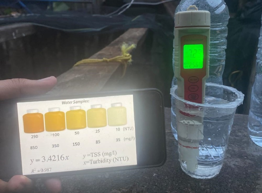 Penjernih Air Portabel UB Berkontribusi dalam Memperkuat Ketahanan Masyarakat Agam Sumatera