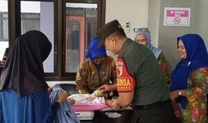 Babinsa Bareng Dampingi Kegiatan Posyandu Balita dan Ibu Hamil