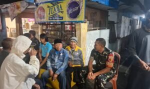 Babinsa Jatimulyo Gelar Patroli Dialogis Bersama Warga Perkuat Keamanan Lingkungan