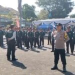 Tingkatkan Disiplin dan Kekompakan, Babinsa Lowokwaru Berikan Pelatihan PBB Linmas