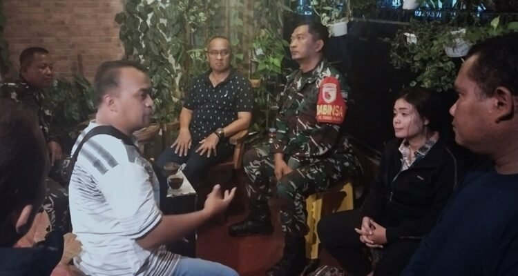 Anjangsana Babinsa Sawojajar Wilayah Binaan Tingkatkan Kondusifitas