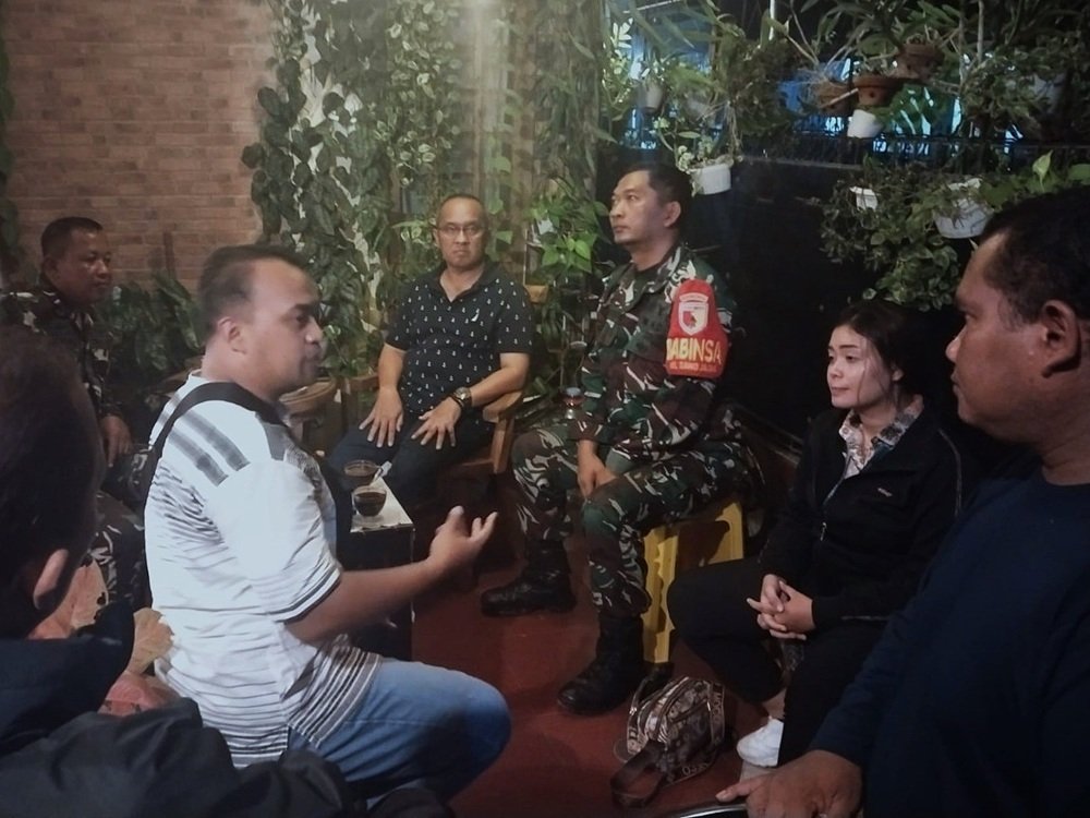 Anjangsana Babinsa Sawojajar Wilayah Binaan Tingkatkan Kondusifitas