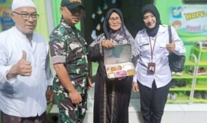 Babinsa Sukun Dampingi Penyaluran Makan Bergizi Gratis di SDN Kebonsari 2