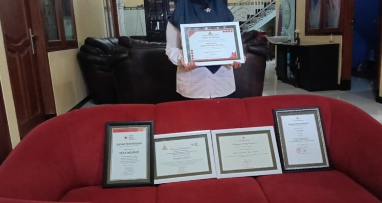 Dua Dekade Mengabdi Tanpa Lelah, Bidan Yuliana Sukses Bangkitkan Gerakan Donor Darah Sukarela di Desa Ngabab