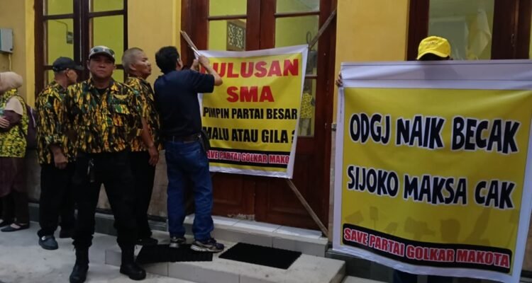Ketua DPD Golkar Terpilih Joko Prihatan Diminta Mundur, Kader Kembali Segel Kantor DPD
