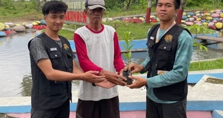 Mahasiswa KKN Untidar Magelang Beri Edukasi Penghijauan di Desa Pakunden, Tanam Pohon untuk Cegah Banjir dan Longsor