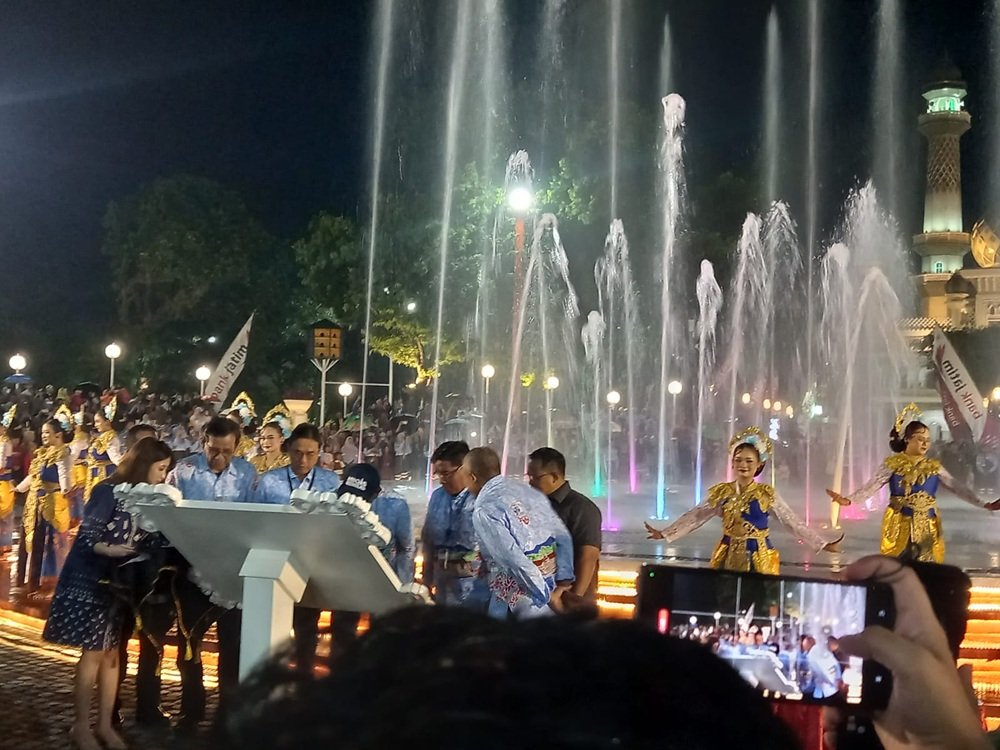 Walikota Malang Resmikan Alun-alun Merdeka Usai Revitalisasi