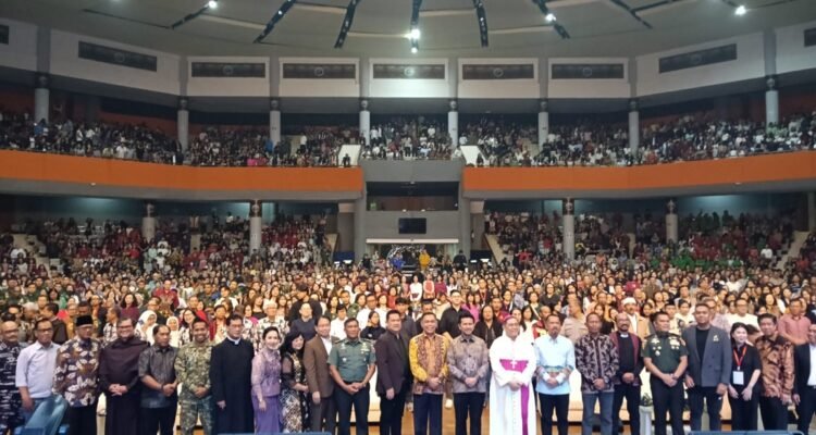 Ribuan Umat Rayakan Natal 2025 di Kota Malang, Gaungkan Iman, Keluarga, dan Persatuan