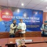 Semangat Salam Satu Jiwa Arema Warnai Presentasi Anugerah Kebudayaan PWI Pusat