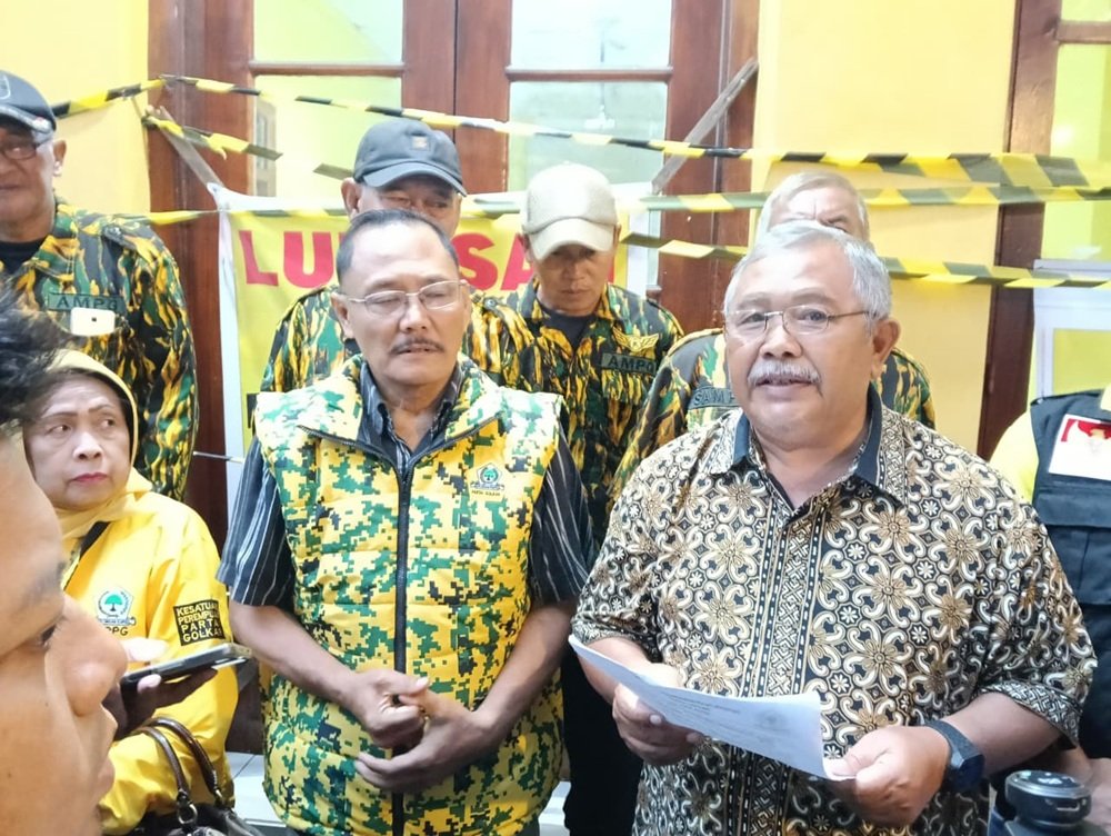 Ketua DPD Golkar Terpilih Joko Prihatan Diminta Mundur, Kader Kembali Segel Kantor DPD