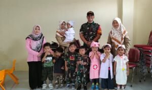 Tanamkan Semangat Sejak Dini, Babinsa Klojen Berikan Motivasi Anak Sekolah Kelompok Bermain Tanamkan Semangat Sejak Dini, Babinsa Klojen Berikan Motivasi Anak Sekolah Kelompok Bermain