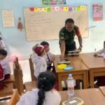 Wujud Kepedulian Babinsa Lowokwaru, Dampingi Program Makan Bergizi Gratis Wujud Kepedulian Babinsa Lowokwaru, Dampingi Program Makan Bergizi Gratis