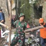 Wujud Kepedulian Lingkungan, Babinsa Bareng Gelar Kerja Bakti Pembersihan Sungai