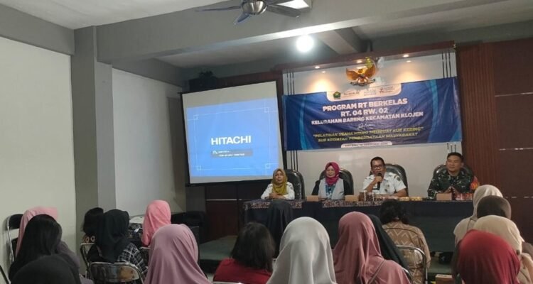 Babinsa Bareng Babinsa Bareng Dampingi Pelatihan Usaha Mikro Pembuatan Kue Kering