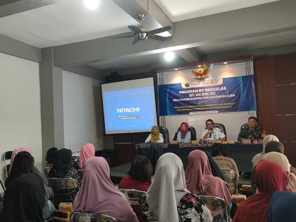 Babinsa Bareng Dampingi Pelatihan Usaha Mikro Pembuatan Kue Kering