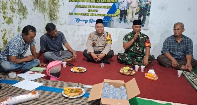Melalui Komsos, Babinsa Buring Tingkatkan Sinergitas dengan Masyarakat