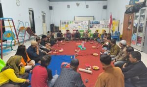 Babinsa Kedungkandang Hadiri Rembuk Warga Aktifkan Kembali Poskamling Babinsa Kedungkandang Hadiri Rembuk Warga Aktifkan Kembali Poskamling