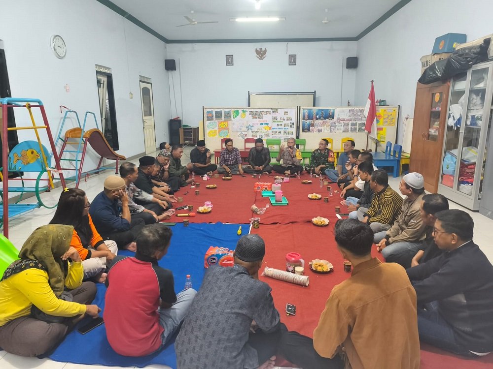 Babinsa Kedungkandang Hadiri Rembuk Warga Aktifkan Kembali Poskamling