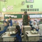 Babinsa Klojen Pastikan Pendistribusian Makan Bergizi Gratis Tepat Sasaran