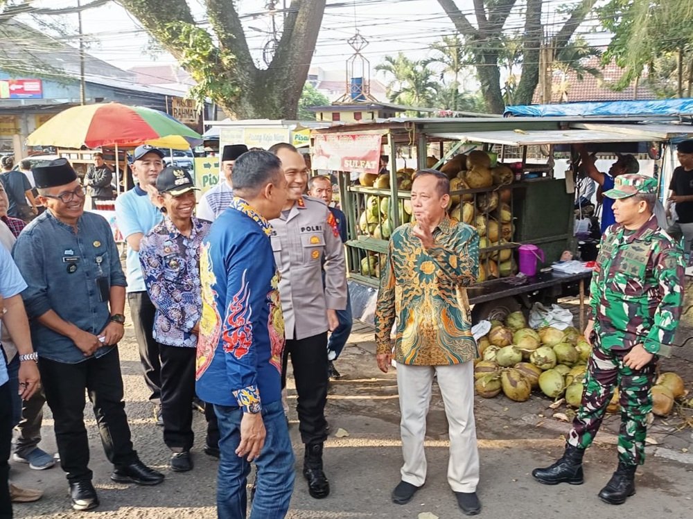 Dandim 0833 Bersama Forkopimda Kota Malang Pantau Pasar Takjil