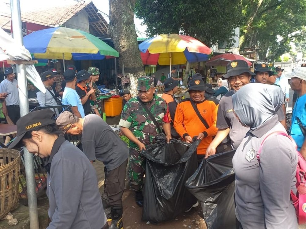 Kodim 0833 Gelar Gerakan Indonesia ASRI, Wujud Lingkungan Bersih dan Sehat