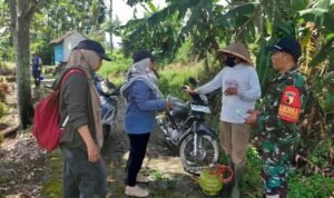Komsos Humanis Babinsa Tunggulwulung Serap Aspirasi Petani Bersama Penyuluh Pertanian