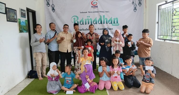 Komunitas Aksara Tumapel Bagikan Santunan Ramadan untuk Anak Asuh Yasibu Arjowinangun