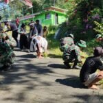 Koramil Kedungkandang Jumat Bersih Koramil Kedungkandang Bersama Warga Dukung Program Pemerintah ASRI