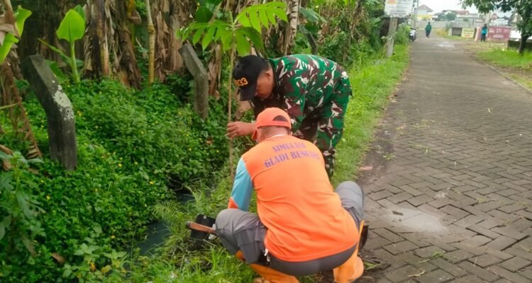 Koramil Sukun Peduli Lingkungan, Koramil Sukun Bersama Warga Gelar Karya Bhakti dan Penanaman Pohon